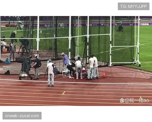 比赛补时长达12分钟创纪录 裁判组处理突发事件能力受考验